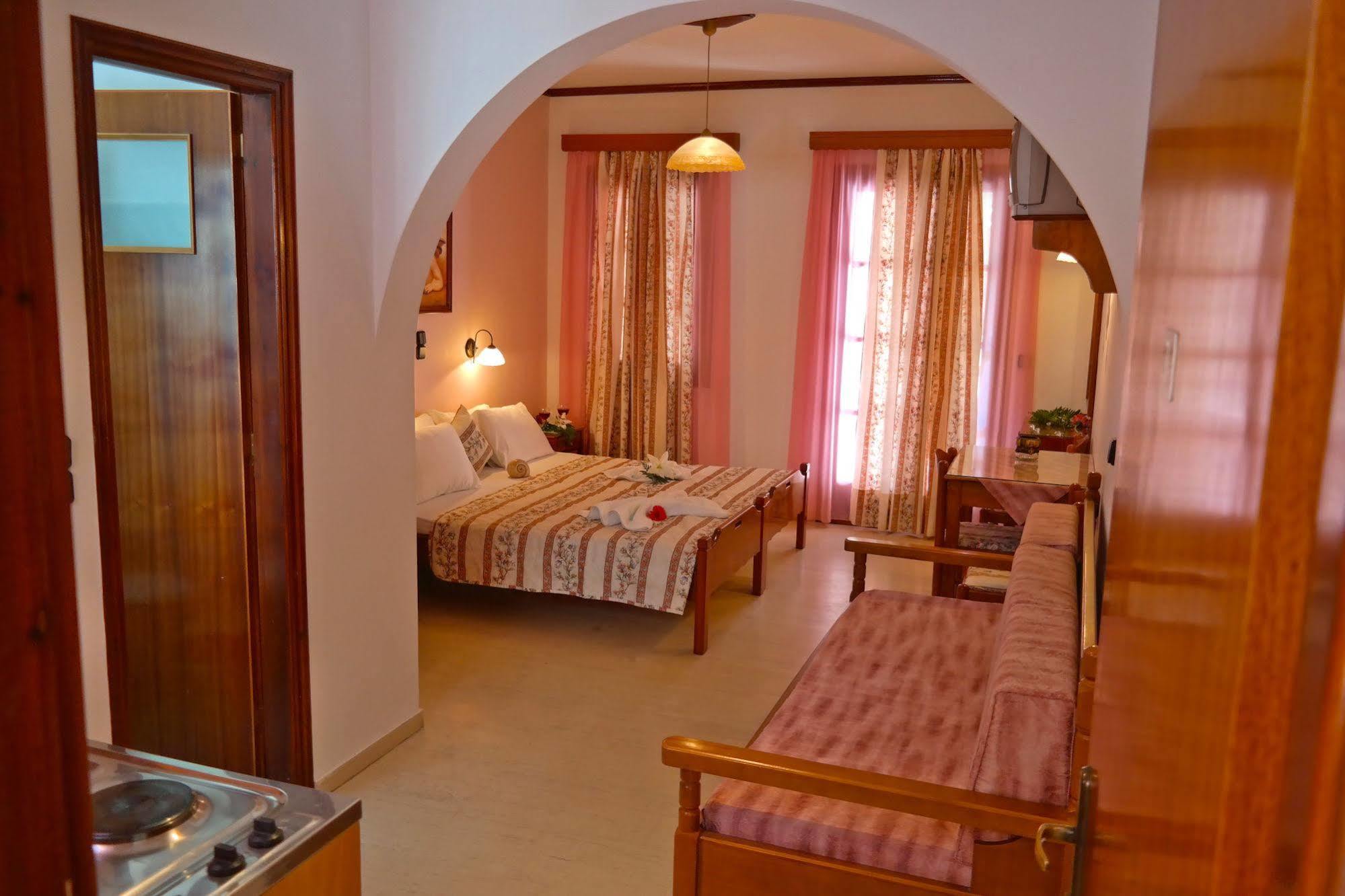 Golden Beach Studios Down Town Naxos City Exterior photo