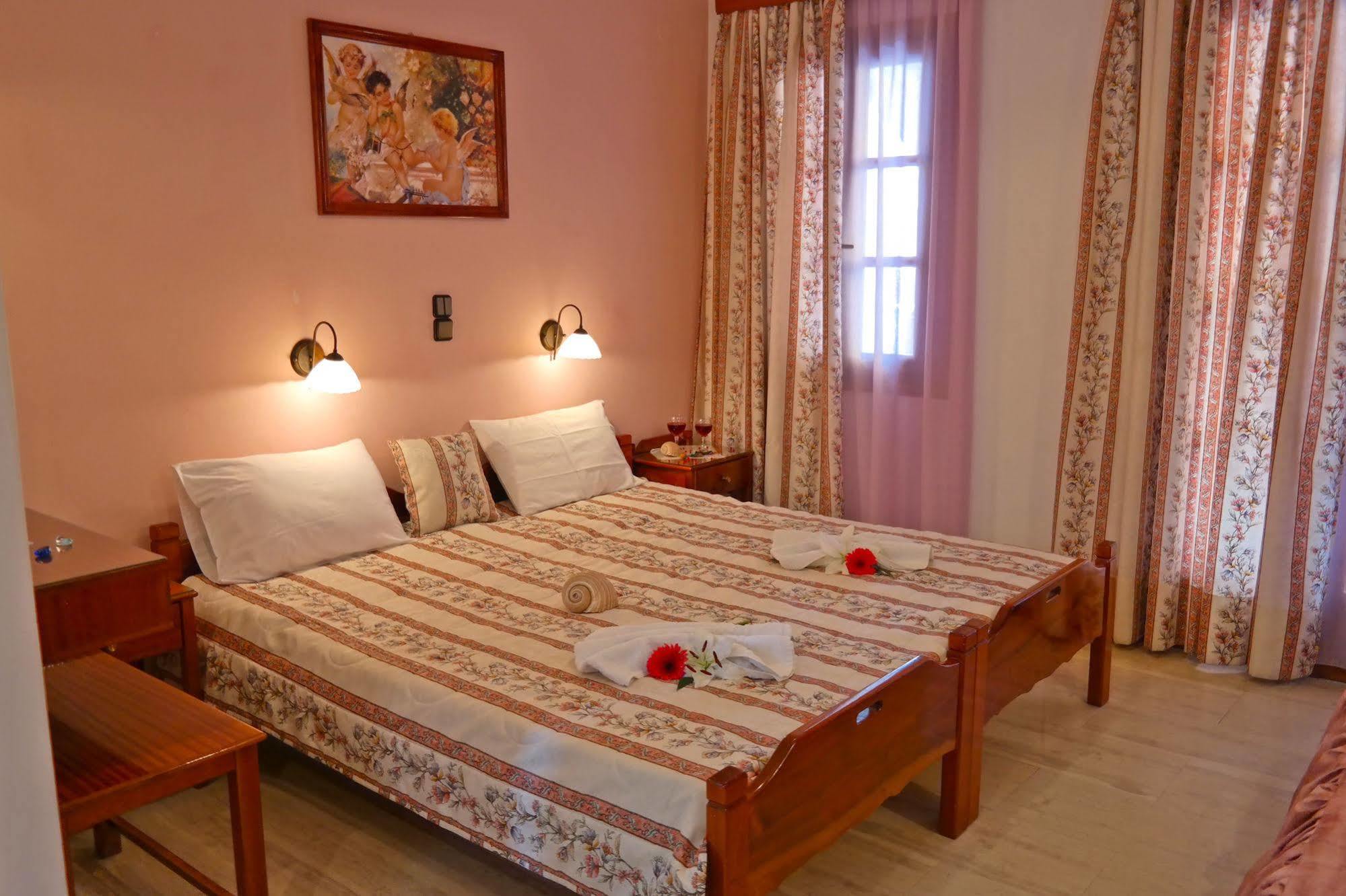 Golden Beach Studios Down Town Naxos City Exterior photo